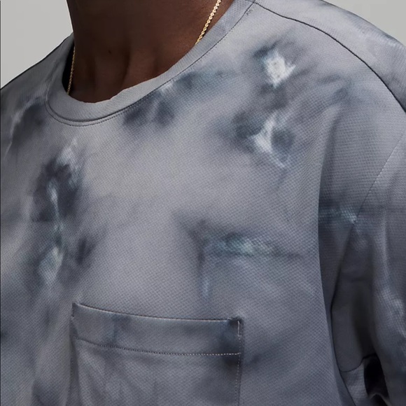 Lululemon relaxed mesh pocketed shirt large - Picture 4 of 6